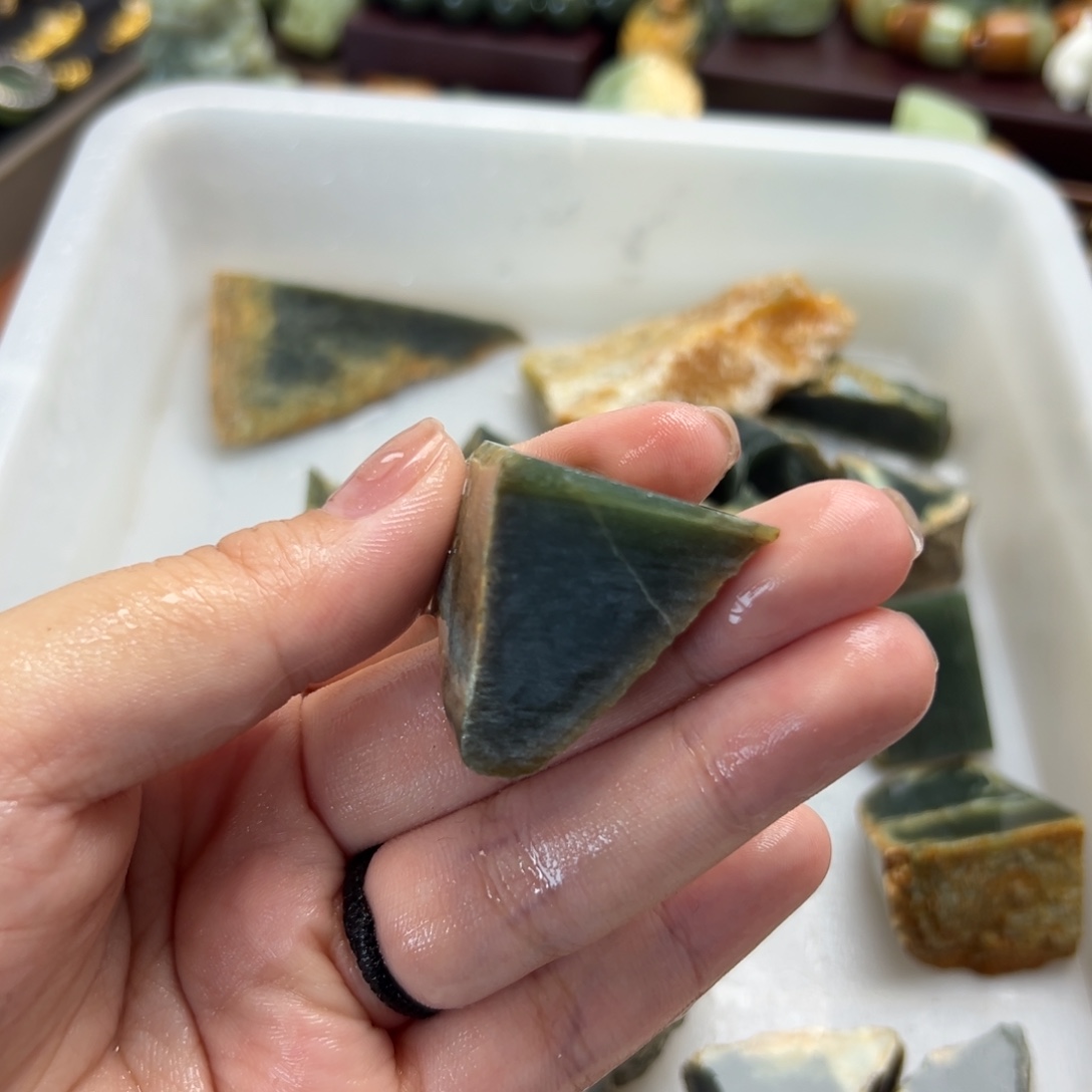 和田玉未镶嵌珠宝奇石