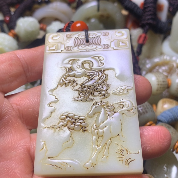 未镶嵌和田玉挂件土*