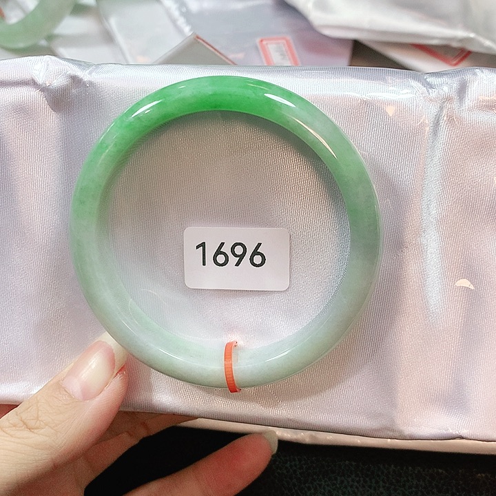 翡翠手镯未镶嵌天然翡翠手镯56.3