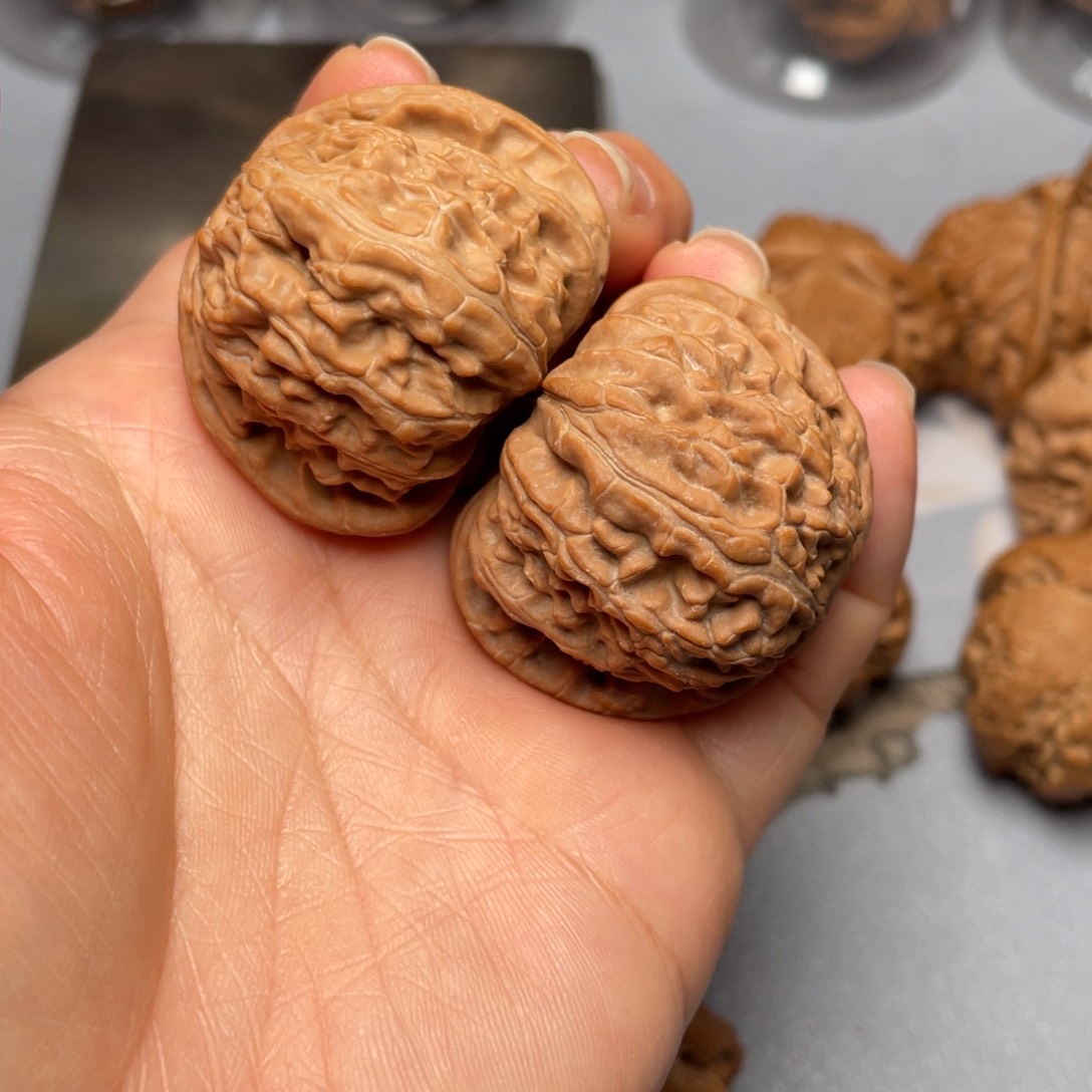 【闪购商品】文玩核桃吊坠卡姿兰球白……