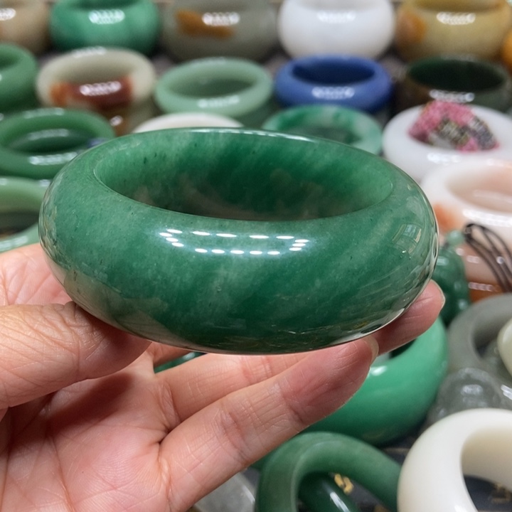 石英质玉手镯未镶嵌高*娥