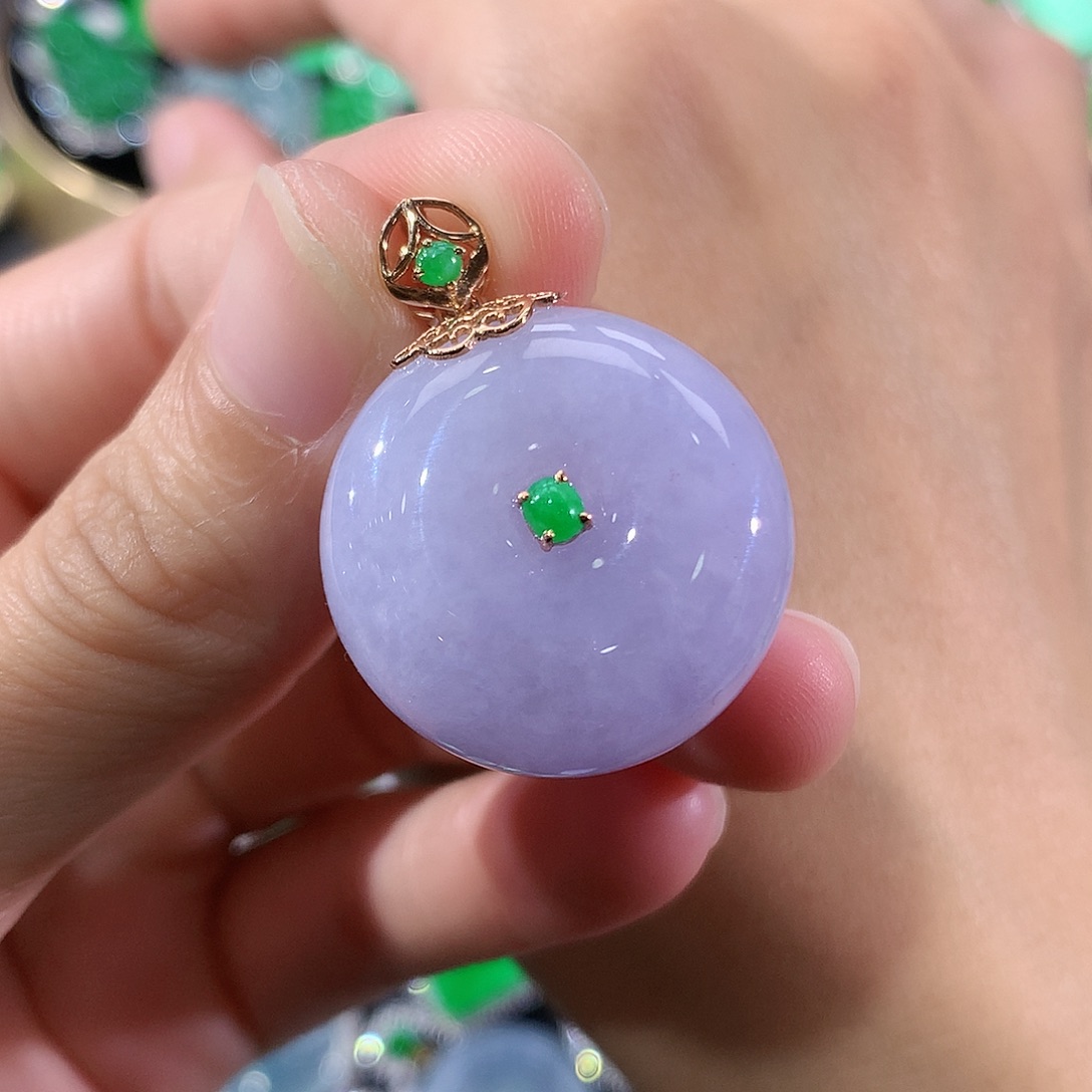 翡翠18K金镶嵌颈饰