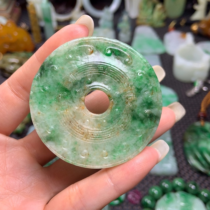 翡翠挂件未镶嵌清