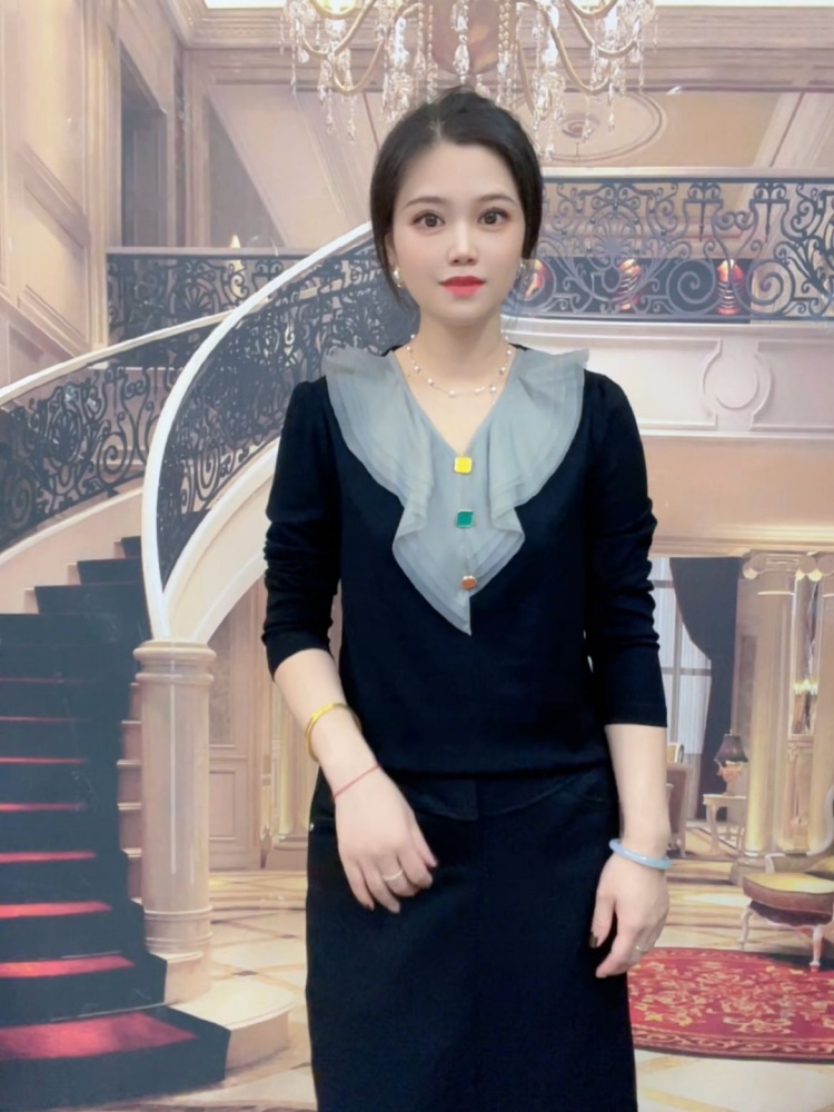 2025秋季时尚韩版V领打底衫荷叶边洋气百搭T恤D遮肚女士长袖上衣