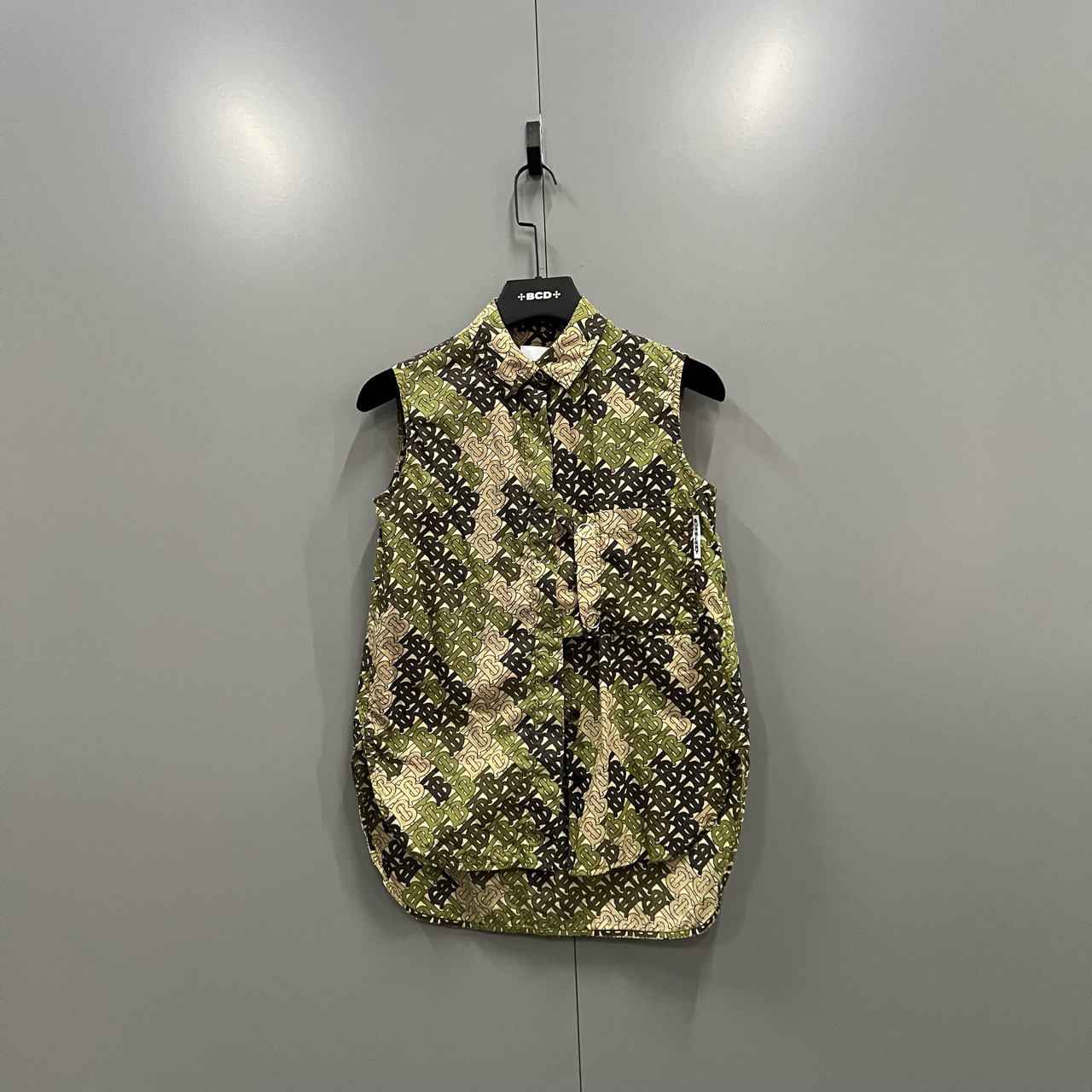 Burberry 巴宝莉 满印TB无袖衬衫 34码/95新/公价6600/fg204769