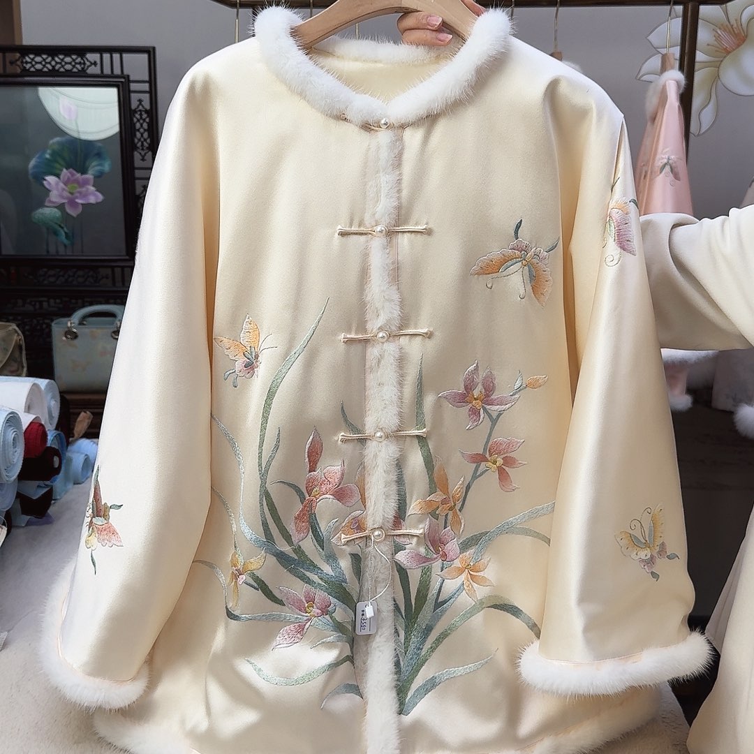 4苏绣棉服缎面胸围108