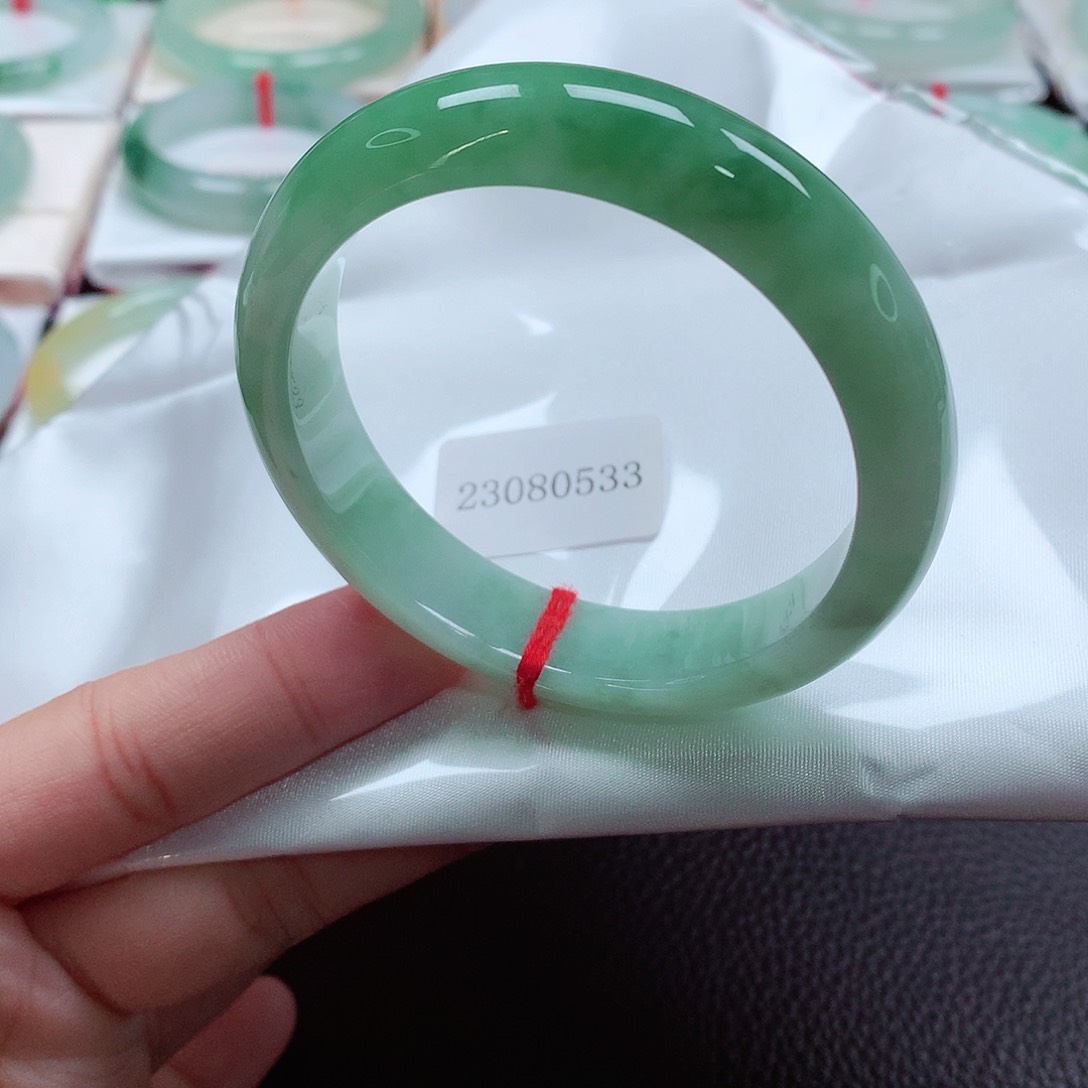 翡翠手镯未镶嵌天然A货翡翠