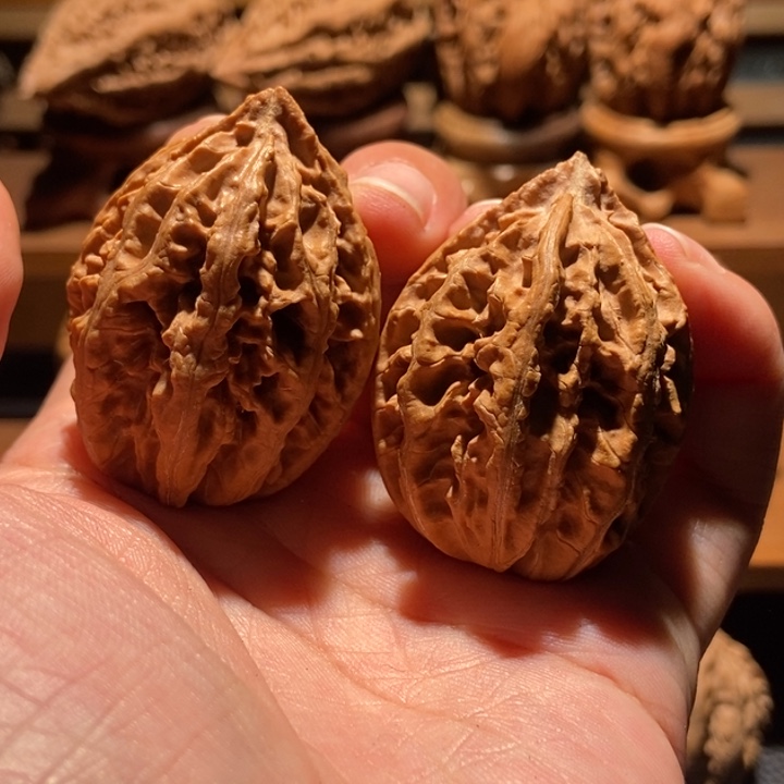 文玩核桃吊坠楸玥核17