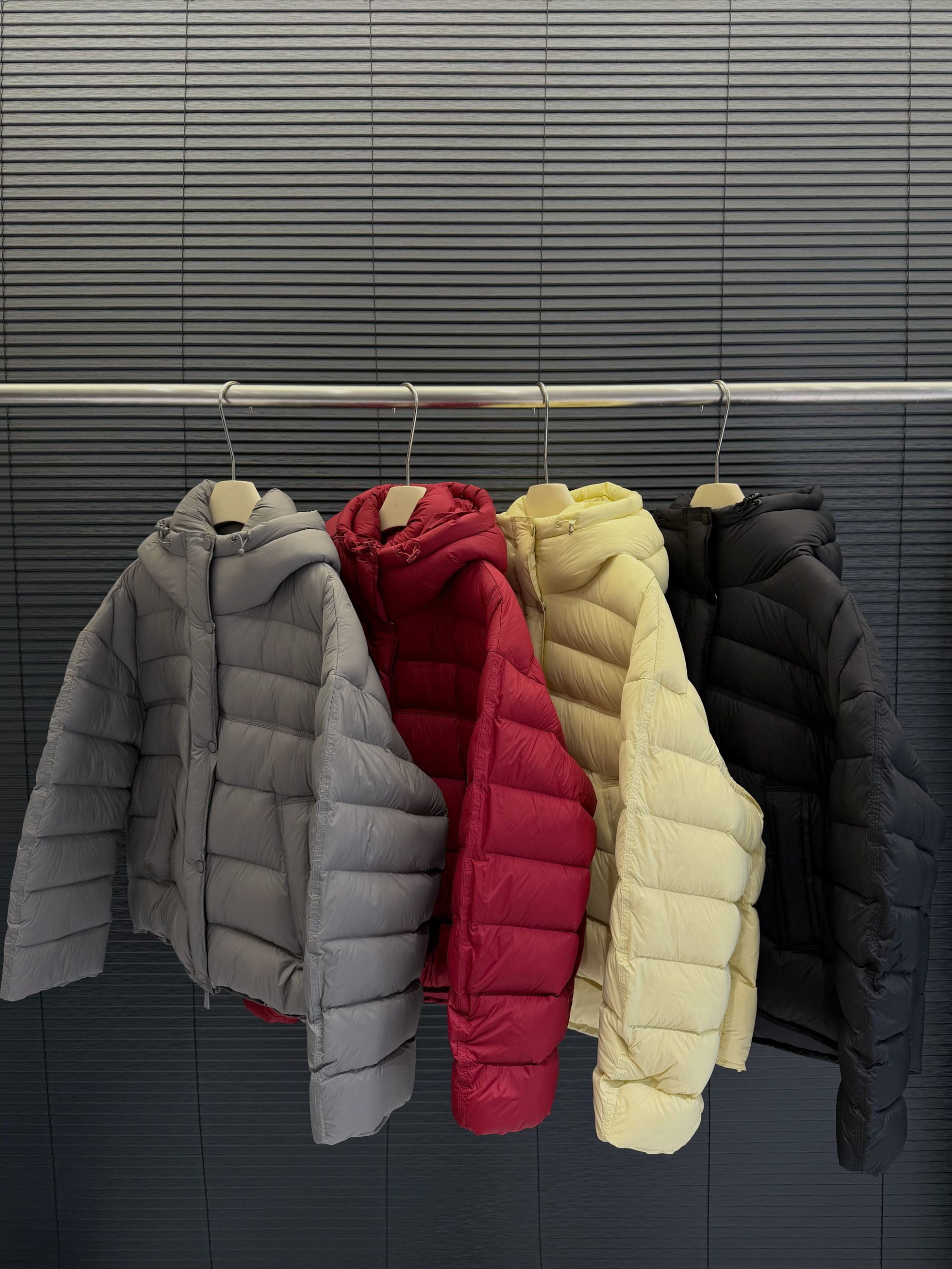 仓美美女装-连帽排骨羽绒服