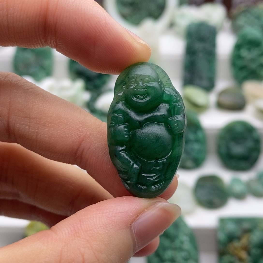 独山玉颈饰未镶嵌