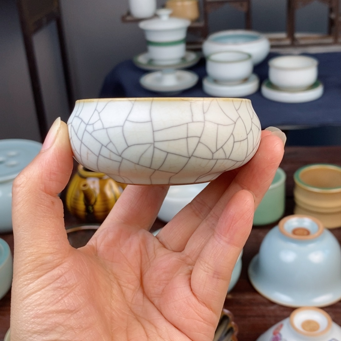 朱砂胎月白传世哥窑 金丝铁线 普洱杯 