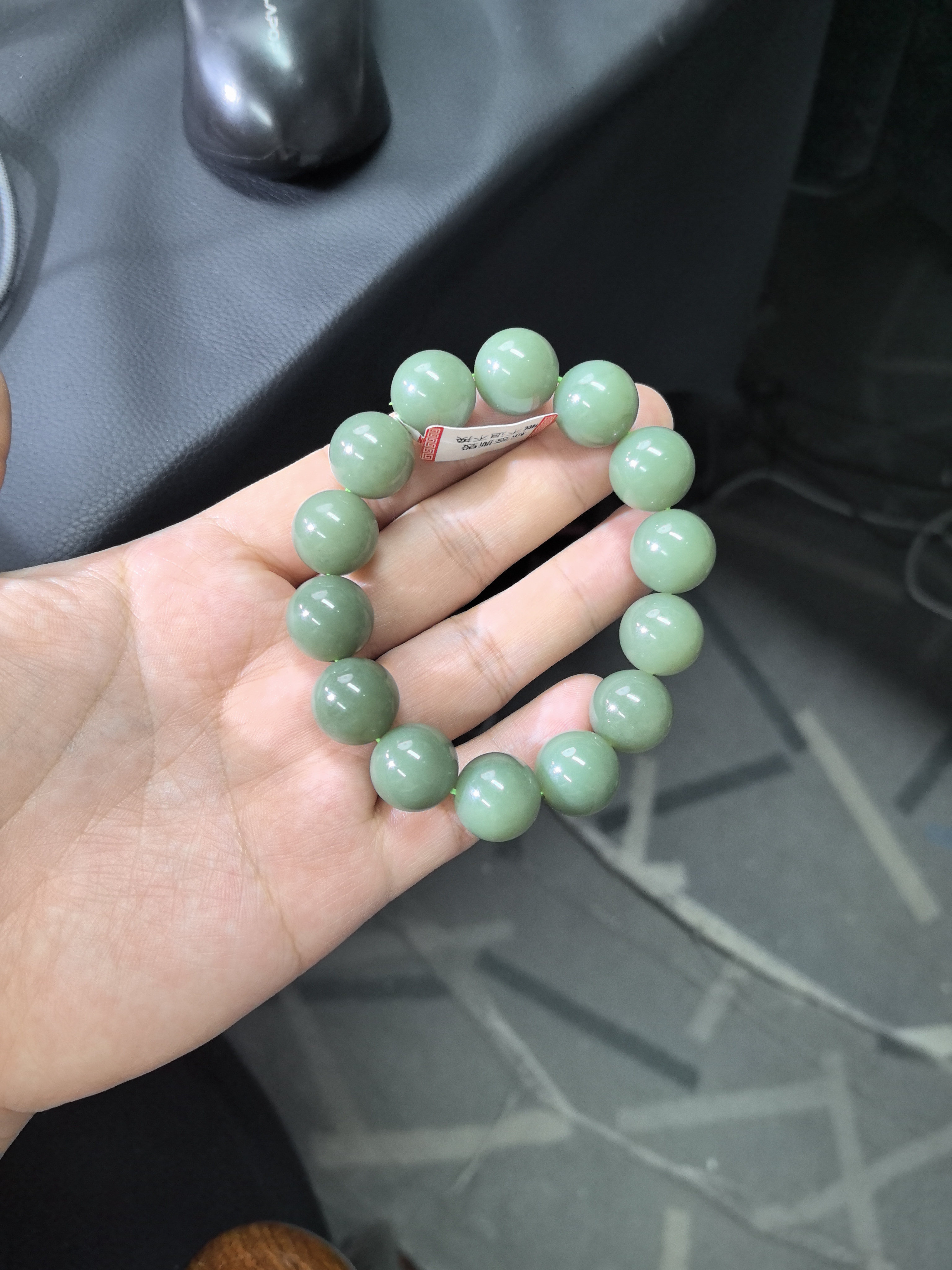 纯天然和田玉俄罗斯碧玉粉青卡16手串