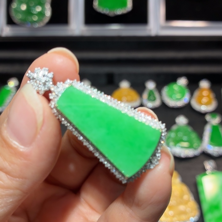 翡翠18K金镶嵌吊坠(不含链)翡翠