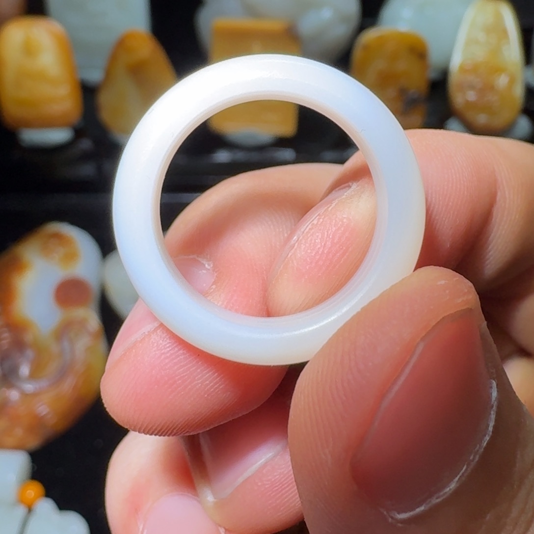 和田玉颈饰未镶嵌舍****得