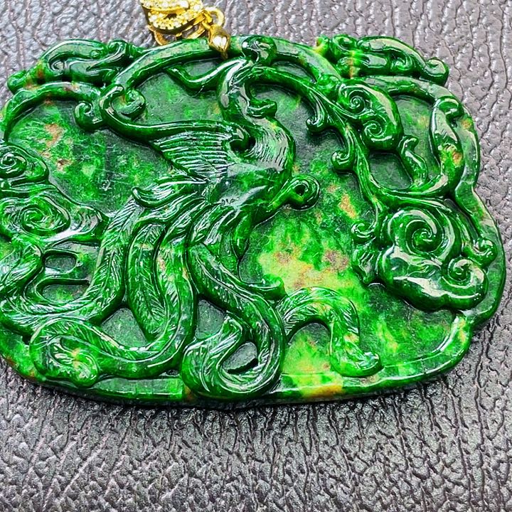 翡翠未镶嵌颈饰多样性