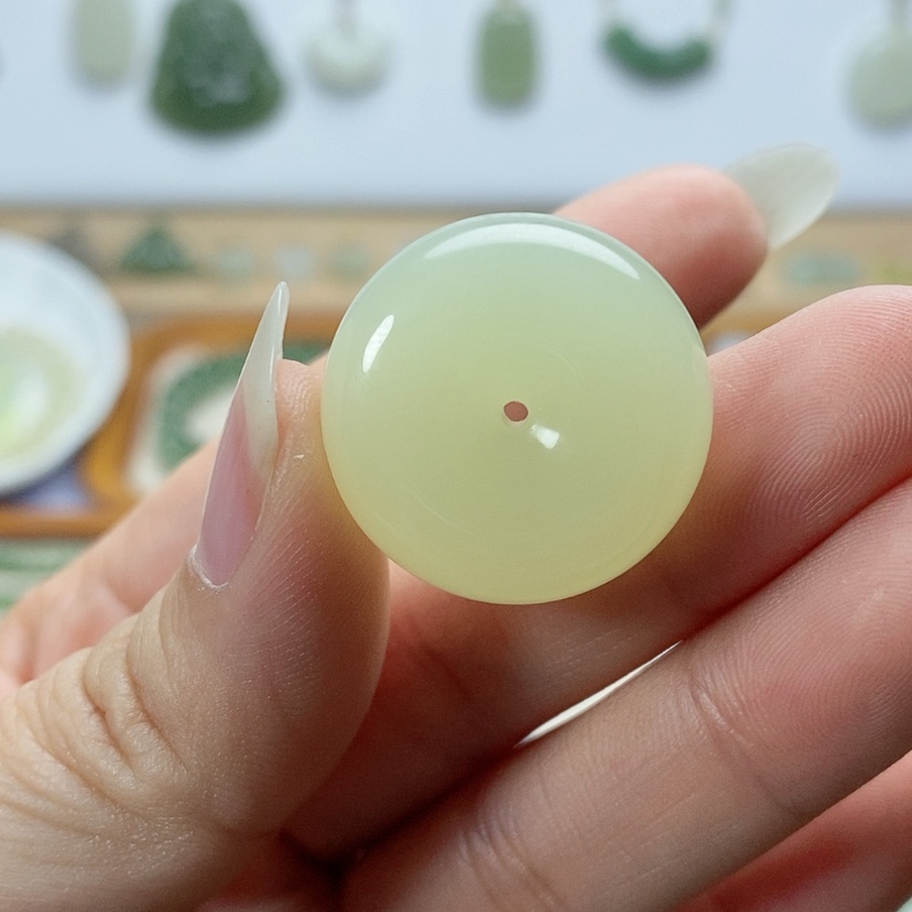 【闪购商品】颈饰未镶嵌和田玉