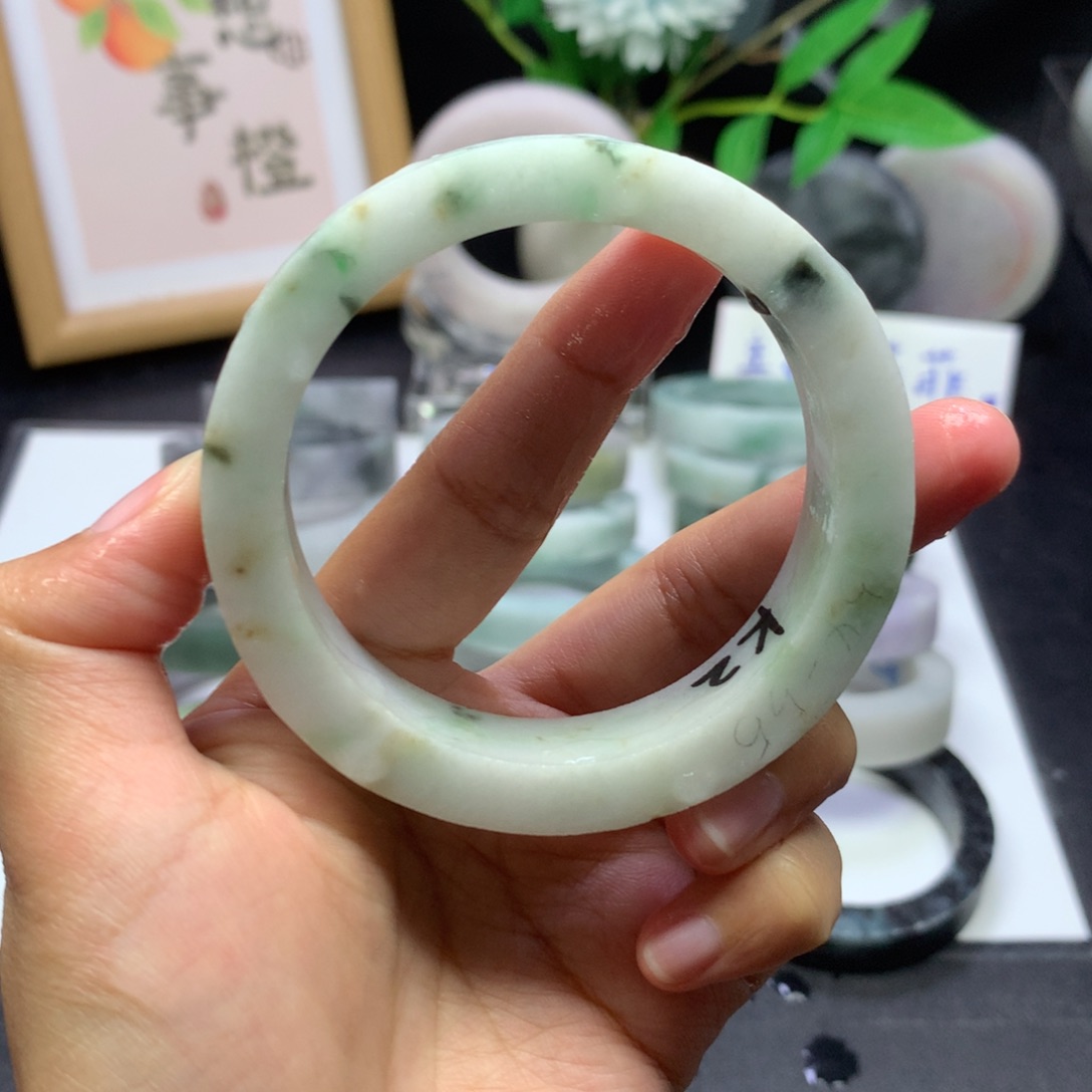 【闪购商品】定制翡翠手镯未镶嵌