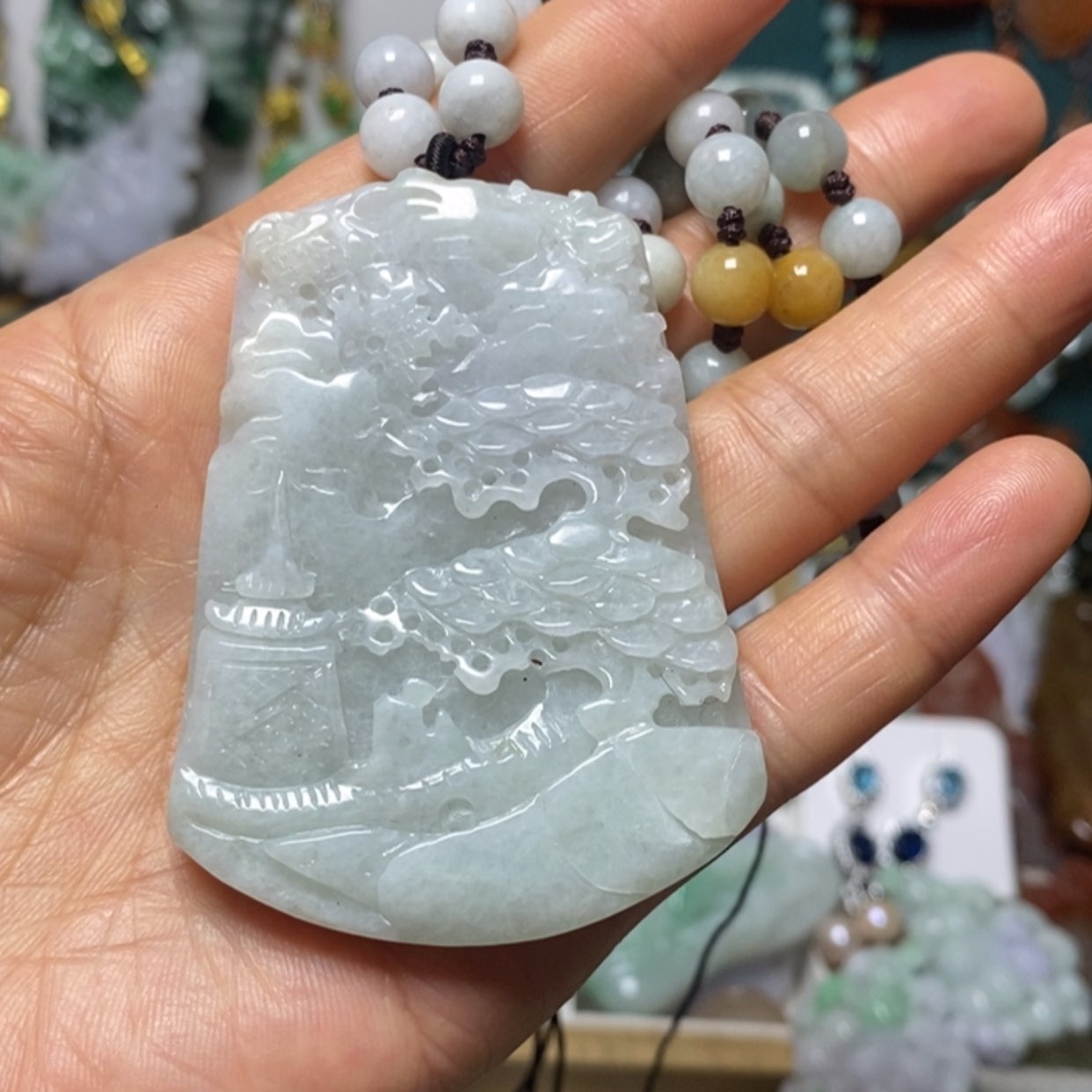 【闪购商品】翡翠吊坠(赠链)未镶嵌