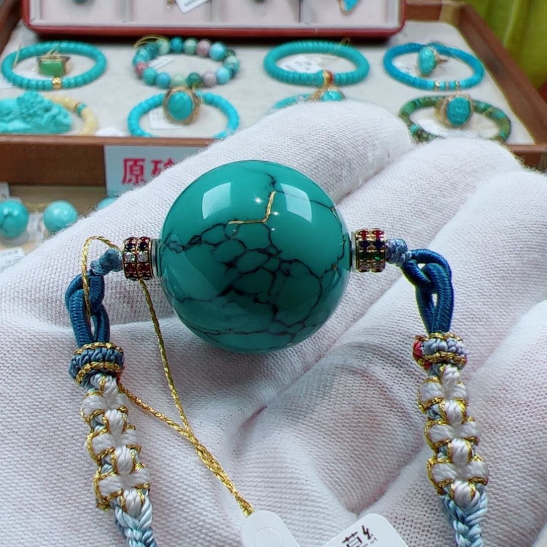 绿松石挂件未镶嵌1个