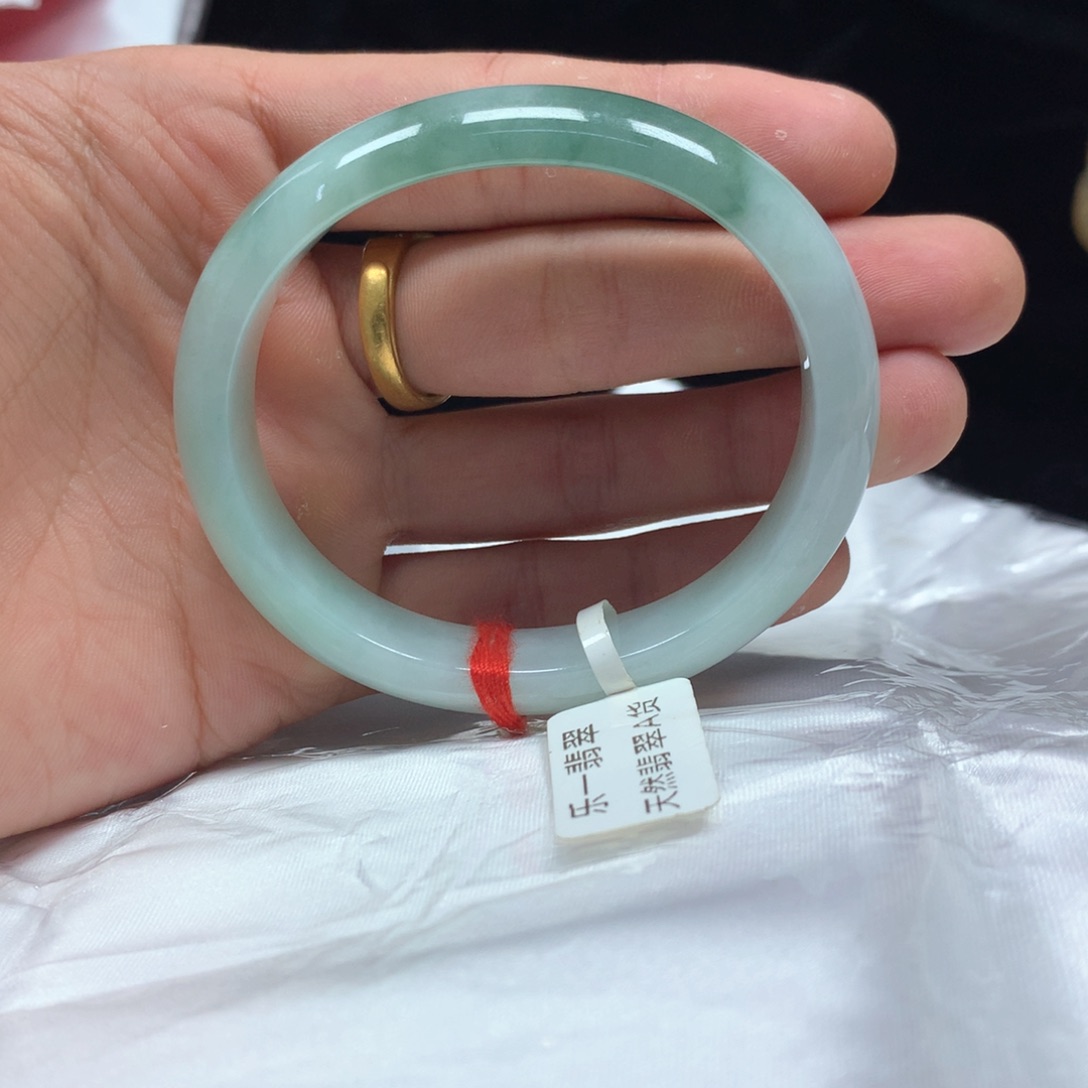 翡翠未镶嵌手镯（贵妃镯）56.5贵妃
