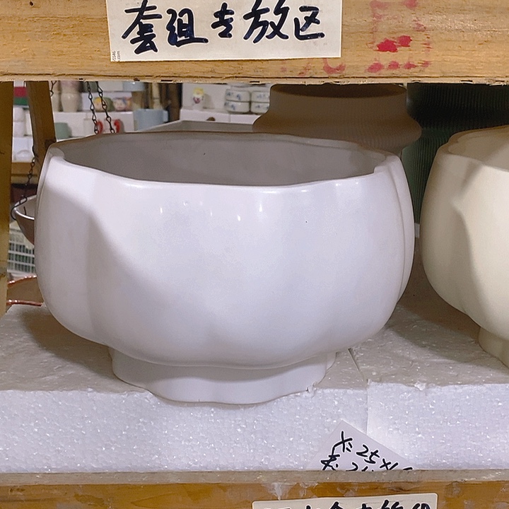 紫砂花盆多肉瑕疵盆有孔。