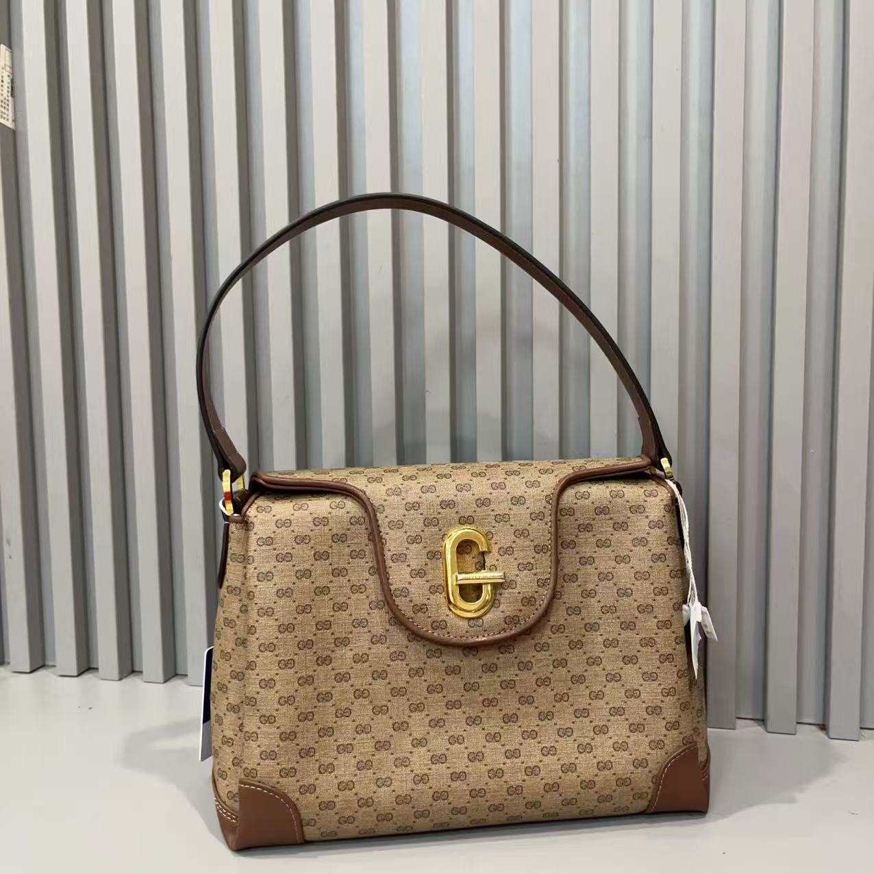 95新 GUCCI/古驰 兔兔奢/古驰单肩包/240909098