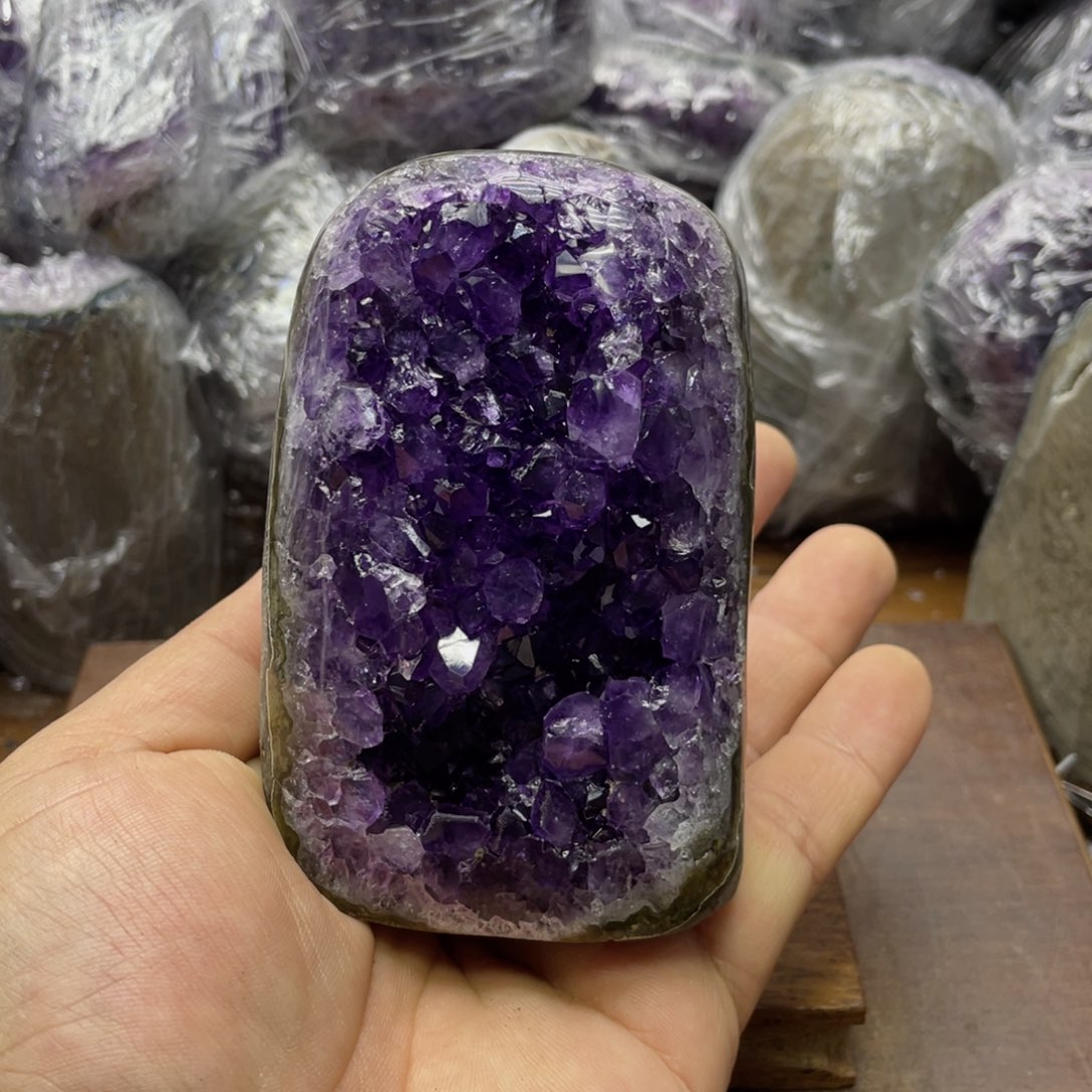 紫晶未镶嵌摆件紫晶