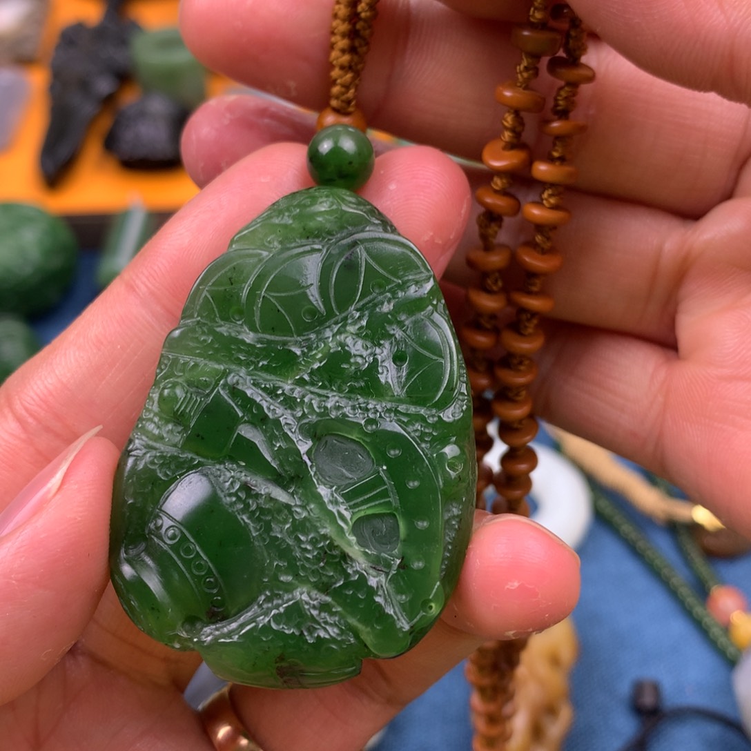 和田玉未镶嵌颈饰