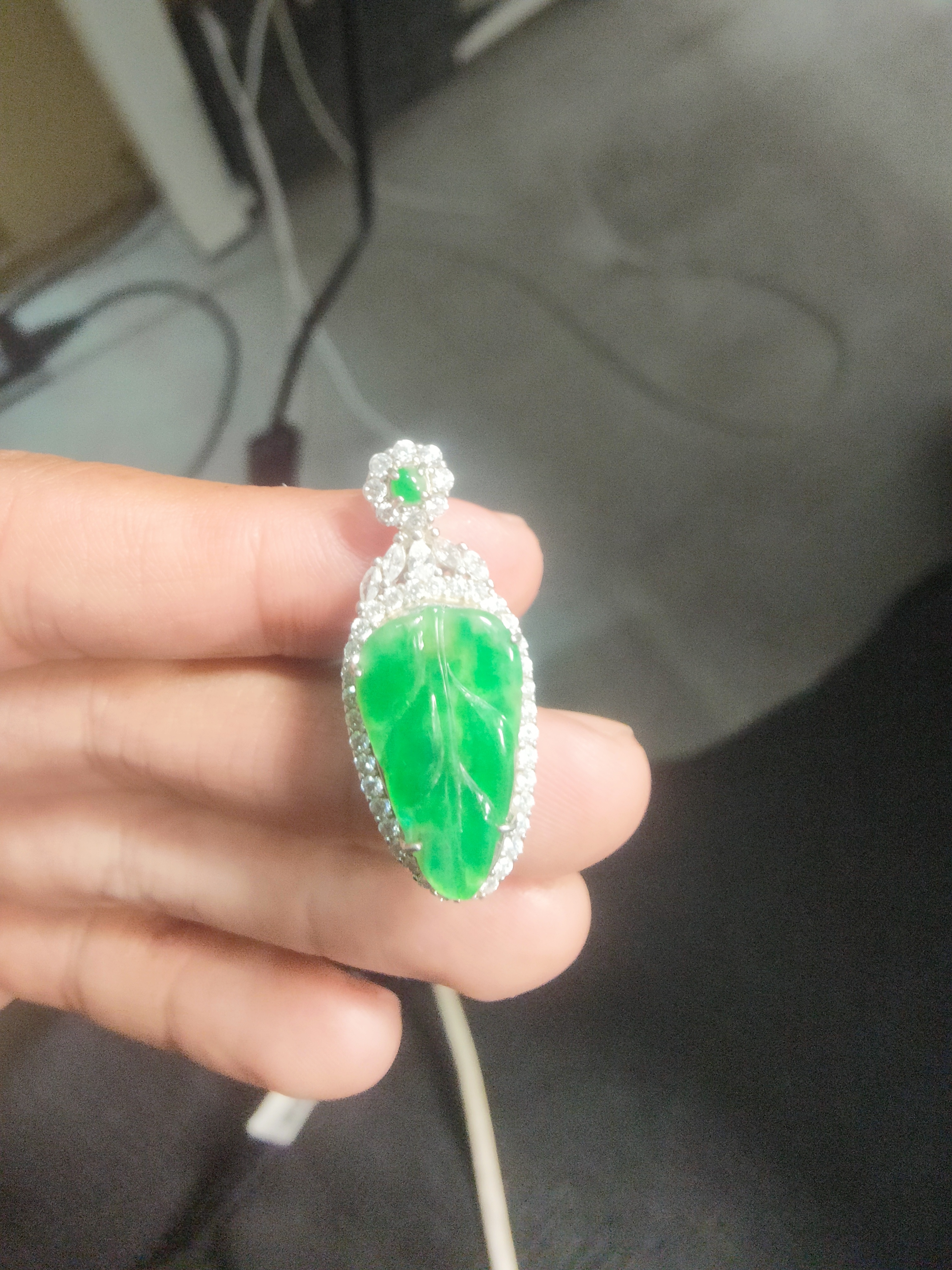 天然翡翠a货吊坠叶子