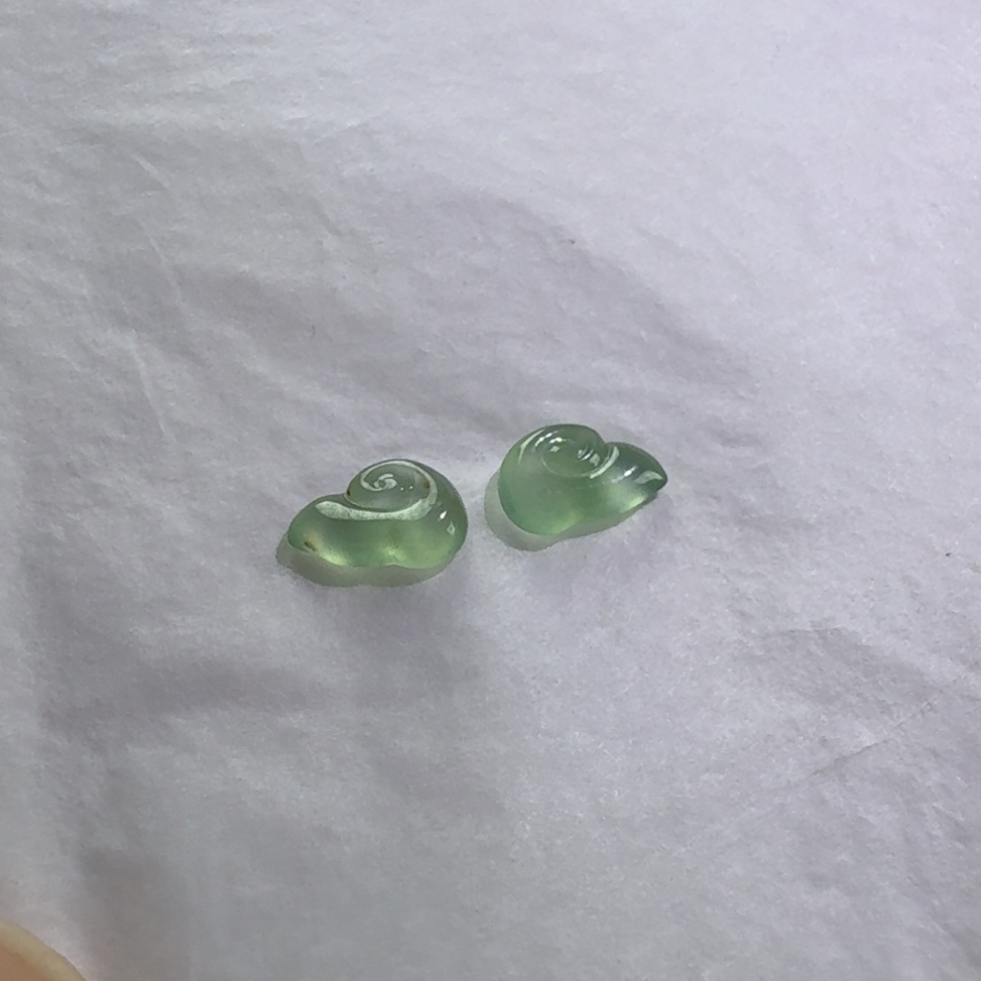 翡翠未镶嵌颈饰祥云