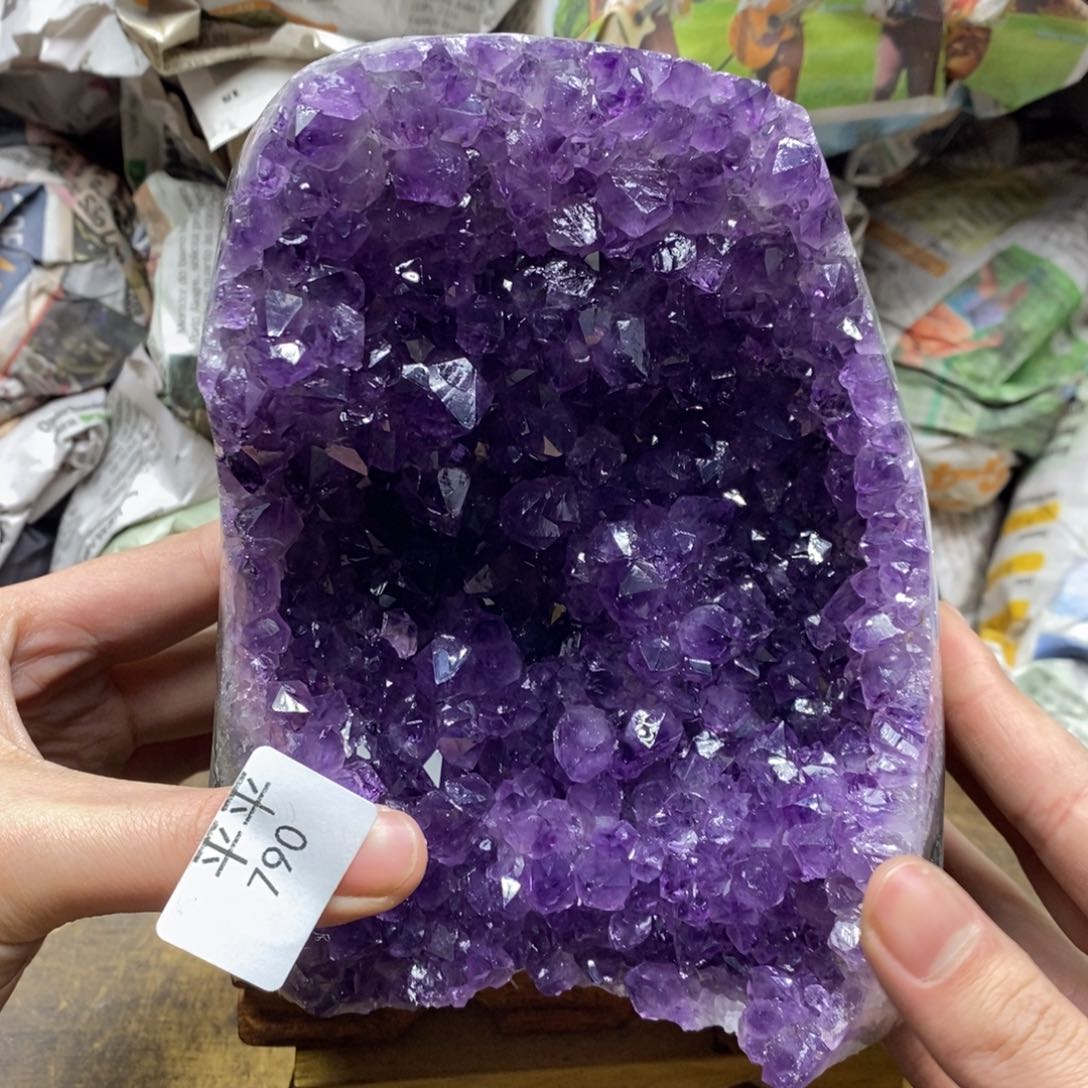 紫晶乌拉圭未镶嵌