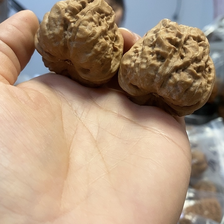 文玩核桃把件40蛤蟆头大肚子红皮