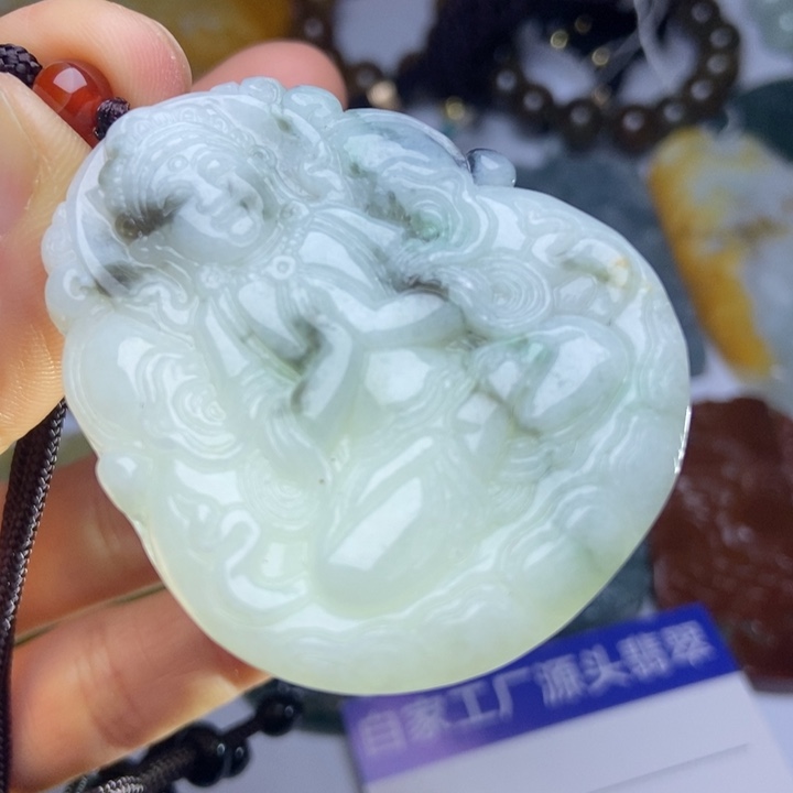 翡翠颈饰未镶嵌翡翠