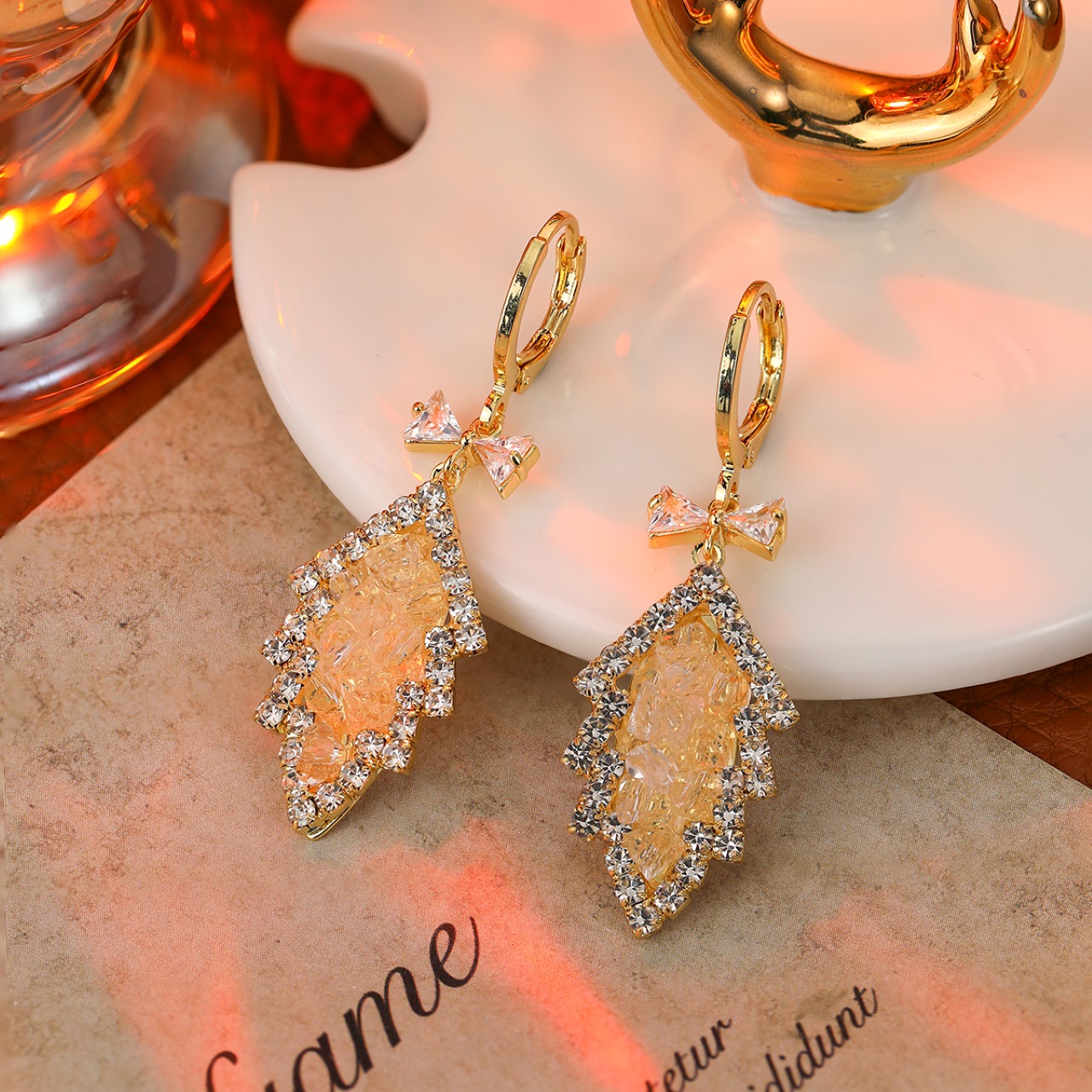 铜合金合成锆石耳饰 时尚气质高级感轻奢百搭树叶耳环H202