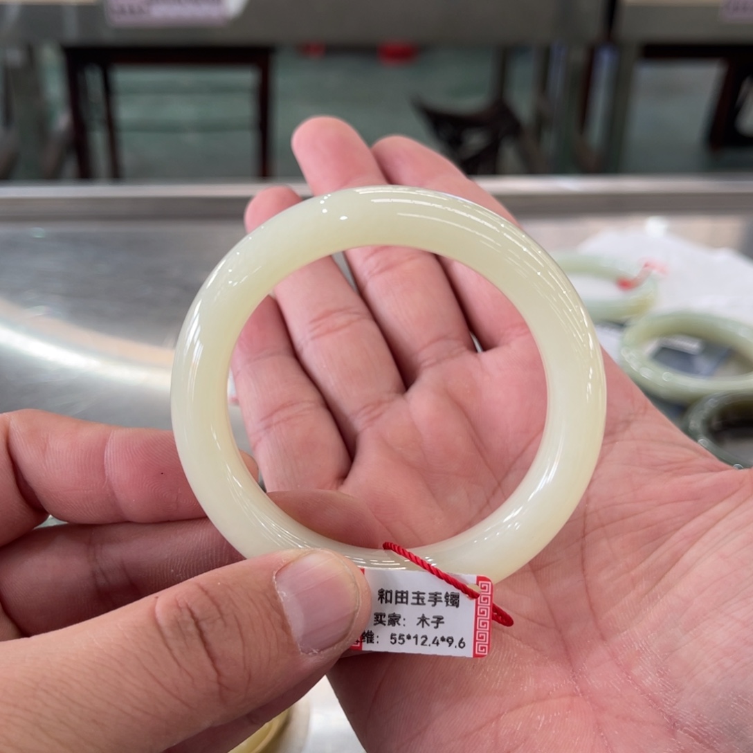 和田玉未镶嵌手镯55