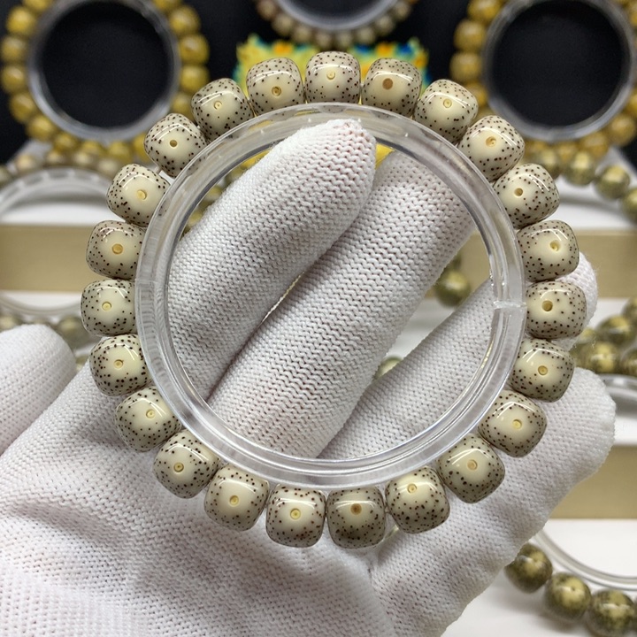 一***歌手串星月菩提瓷白大眼睛小细星10/9