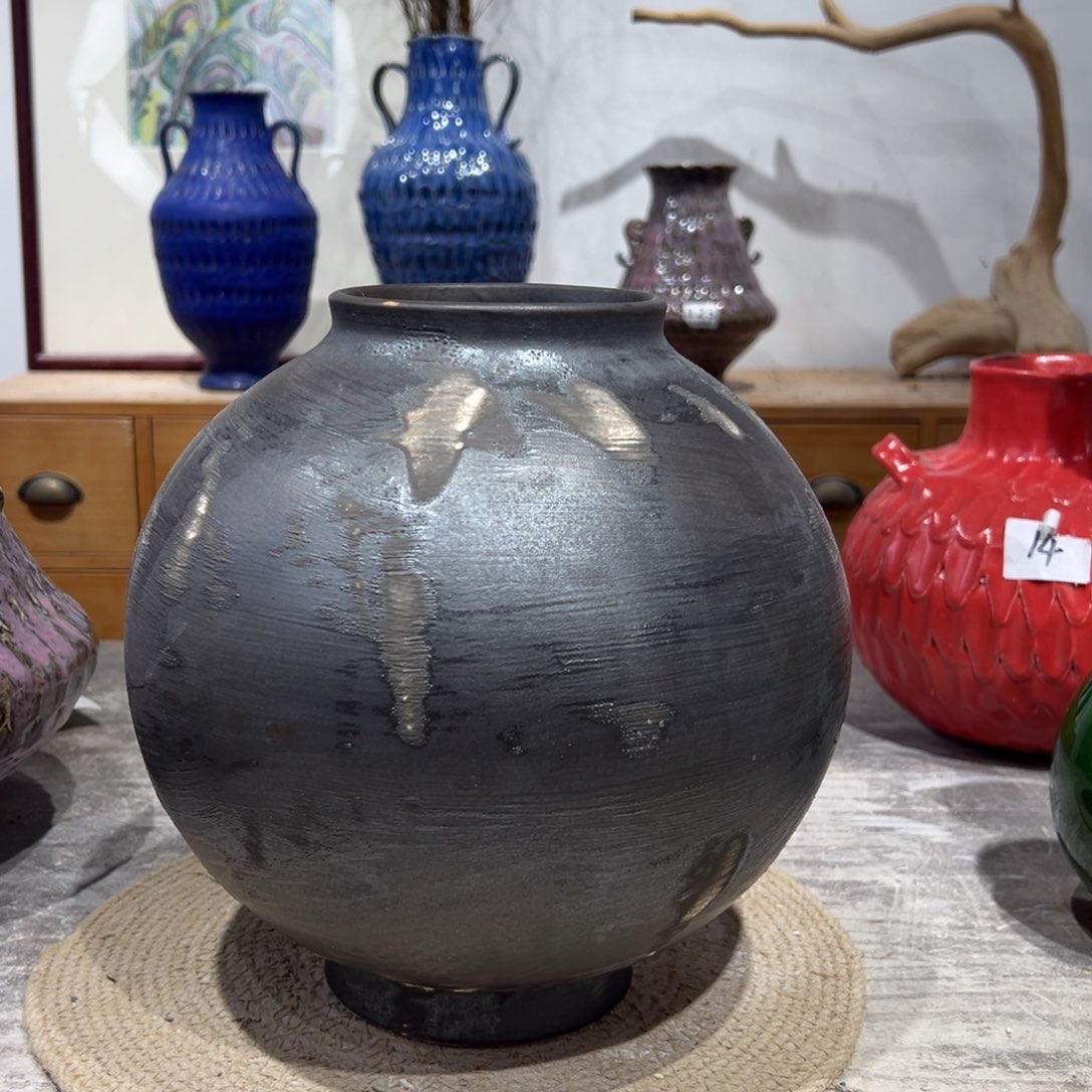 摆件陶瓷花瓶高27口10瑕疵