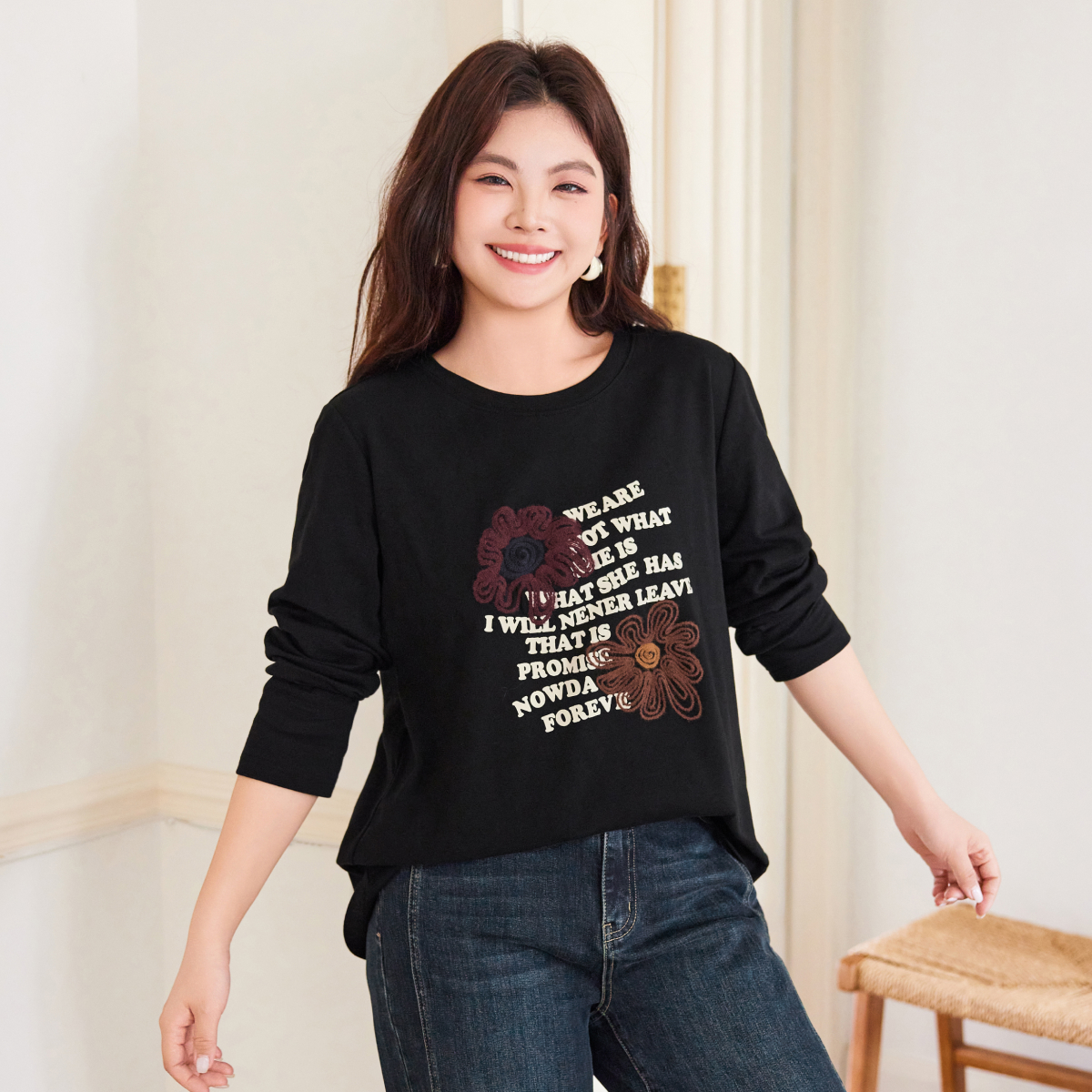 【现货磨毛刺绣印花圆领百搭T恤】MsShe大码女装2025冬装A2511016