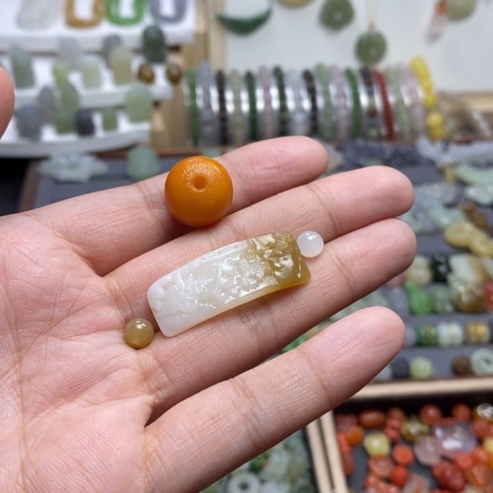 和田玉颈饰未镶嵌凌****猫