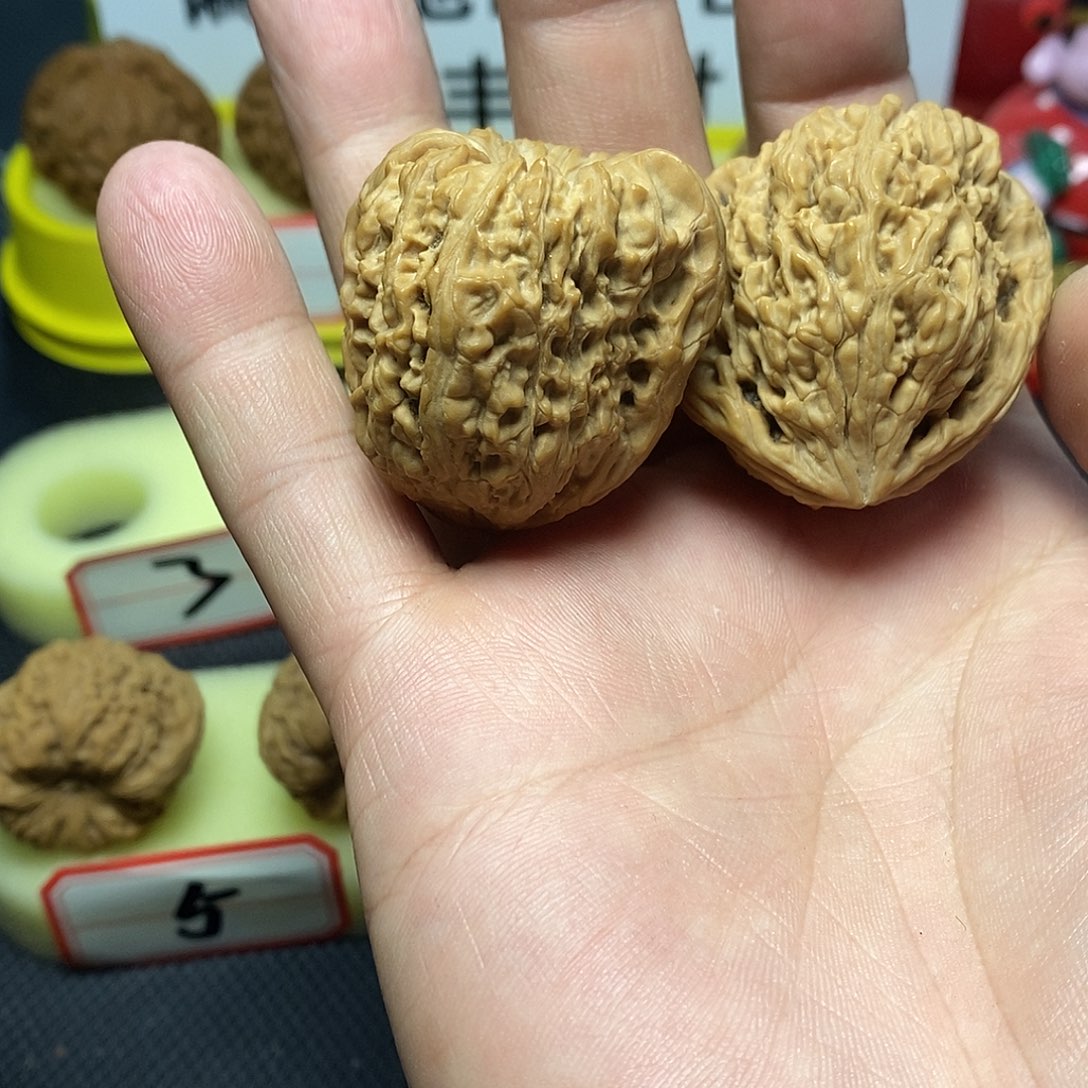 文玩核桃把件丘*又核桃