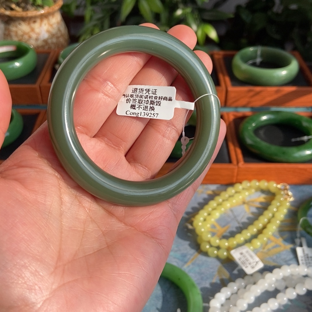 和田玉（碧玉）未镶嵌手镯俄碧瓷绿圆条5556