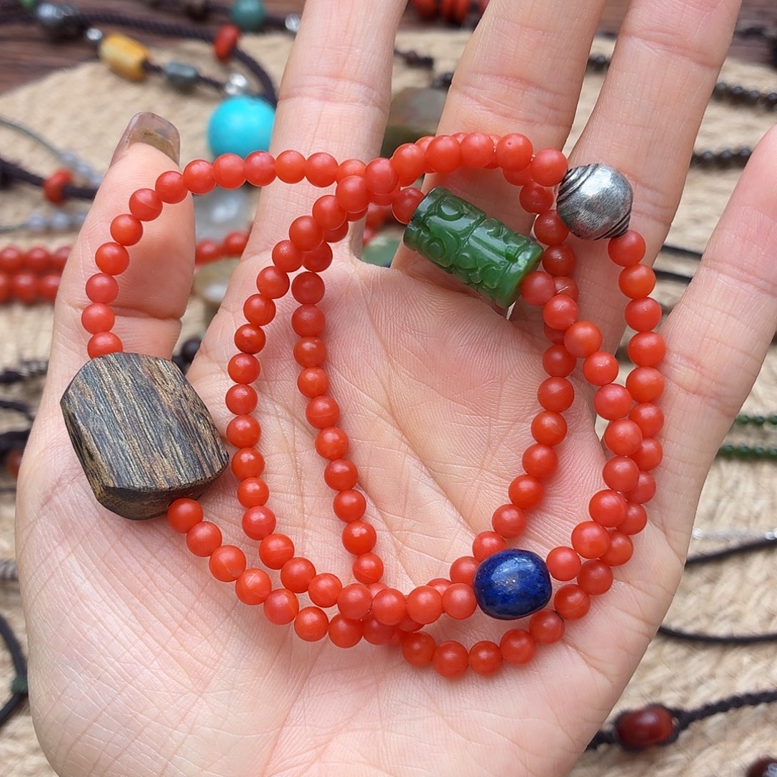 ***南红玛瑙未镶嵌颈饰