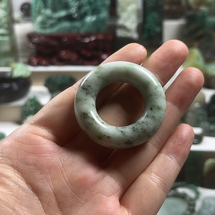 未镶嵌独山玉吊坠