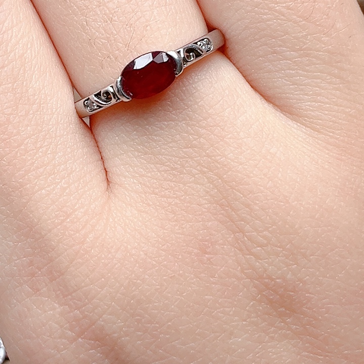 银S925镶嵌红宝石戒指