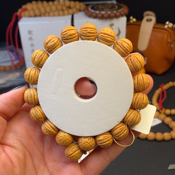 手串桃核开心13.5 （尺寸误差0.5之间）