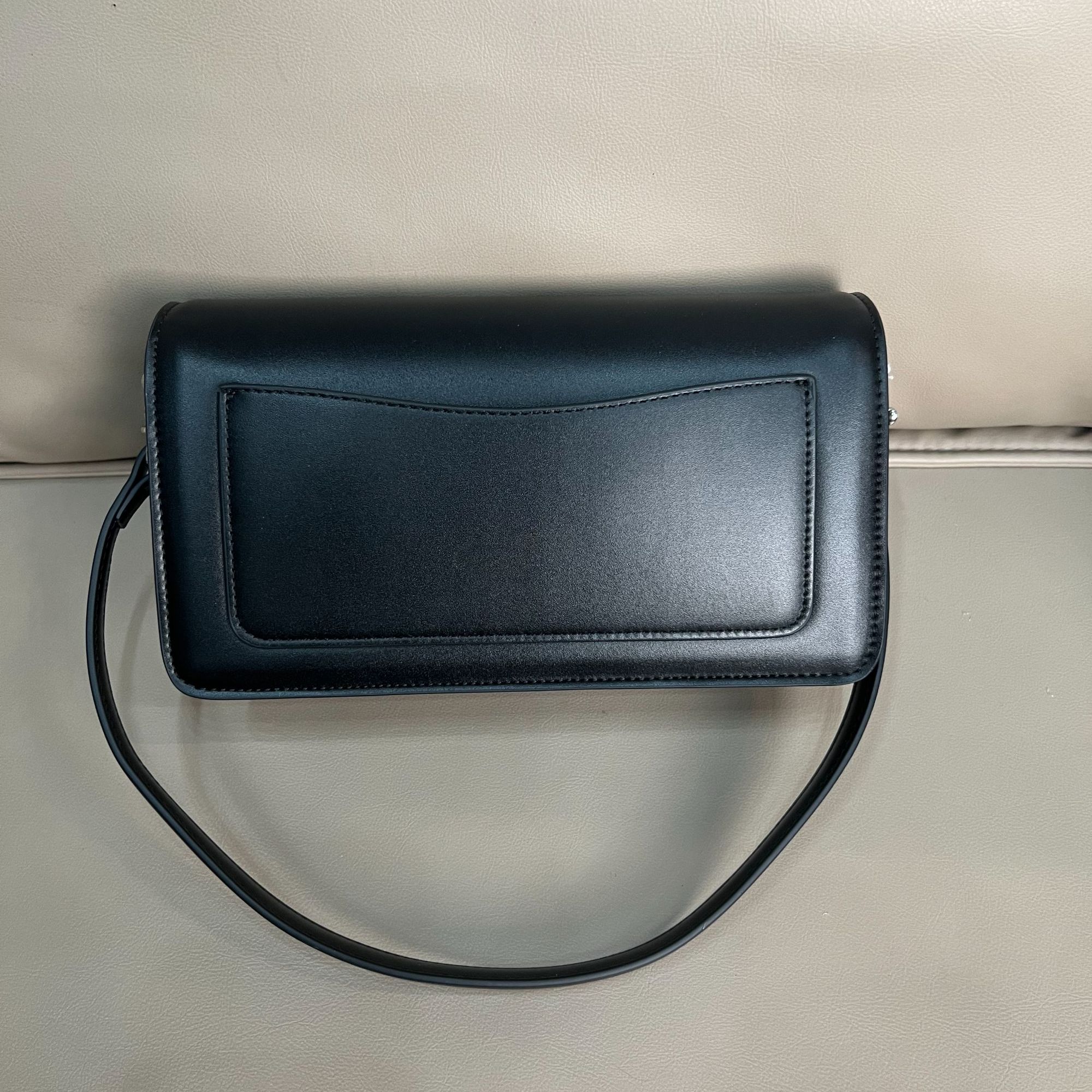 140 新款真皮时尚通勤休闲百搭经典单肩斜挎包 黑色