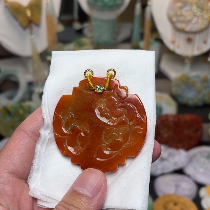 翡翠未镶嵌颈饰吊坠