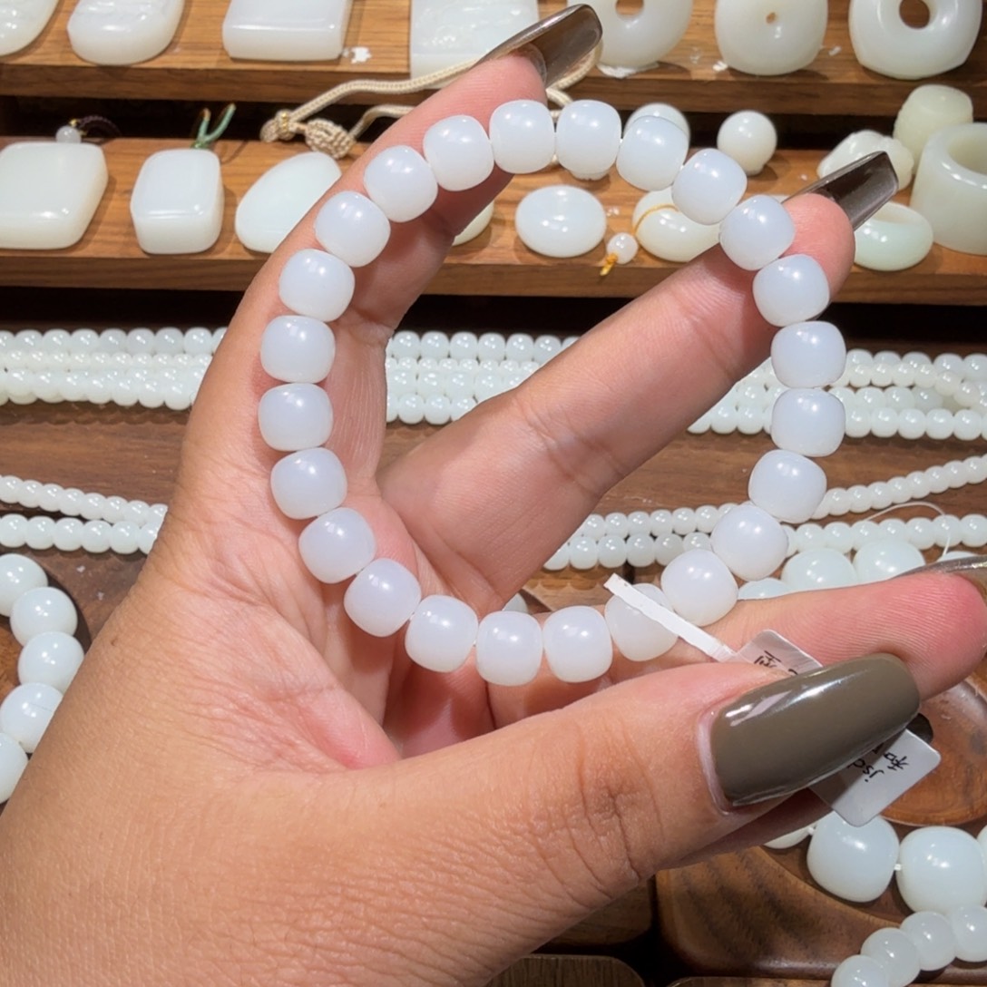 阿***鱼和田玉未镶嵌手链