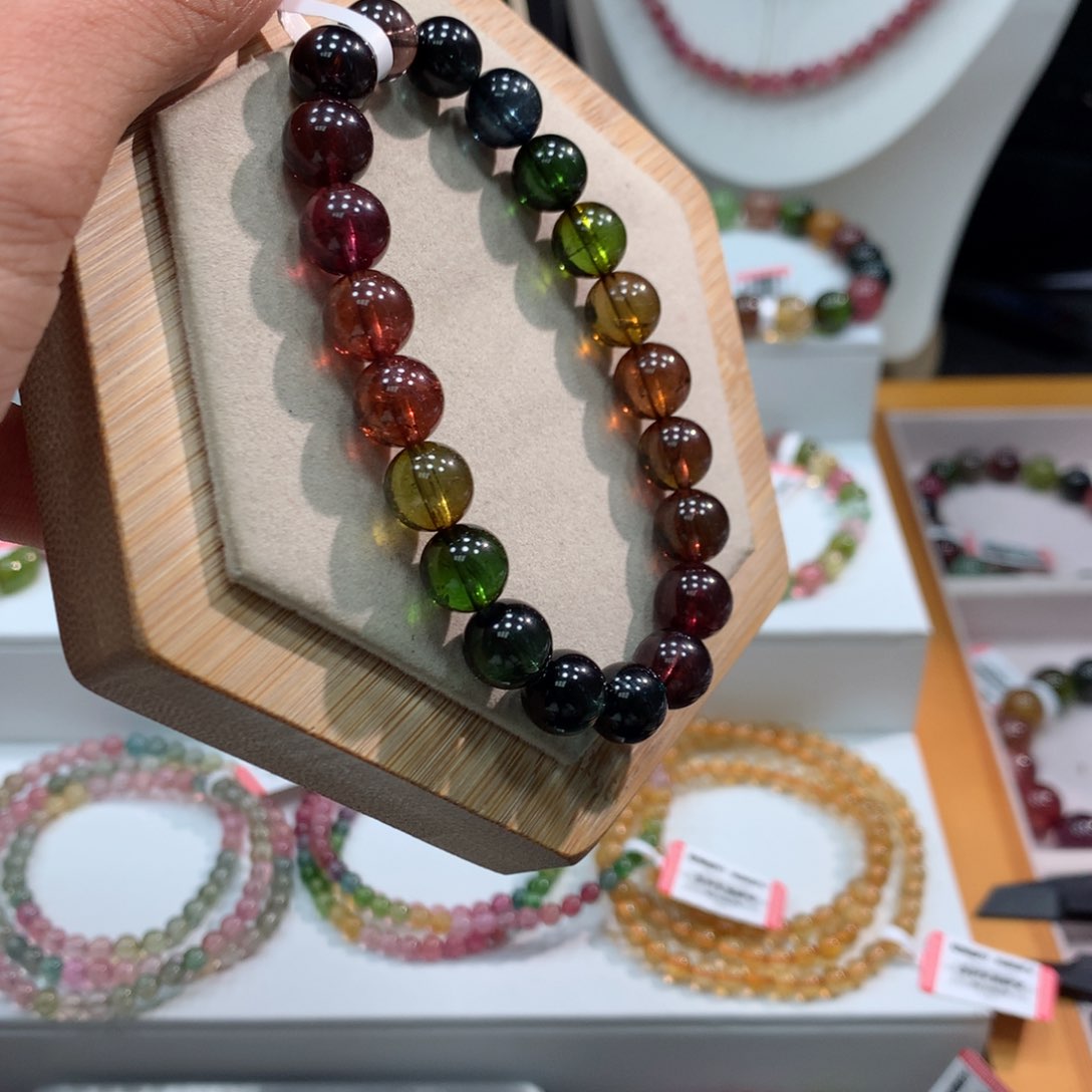 碧玺手链未镶嵌      9mm。    