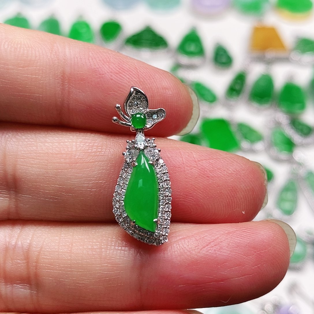 翡翠颈饰18K金镶嵌天然缅甸翡翠A货